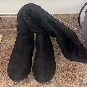 Size 10 Wide Calf Black Scrunch Boot Knee High